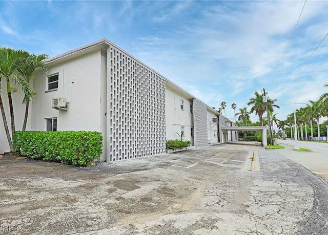 Property at 2590 1st St #105, Fort Myers, FL 33901, 1 bed, 1 bath