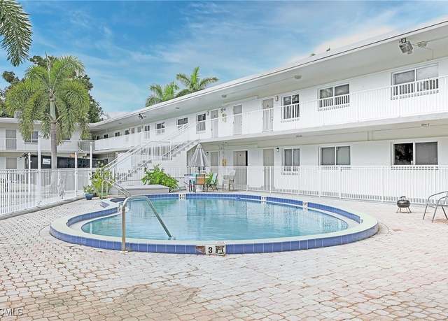 Property at 2590 1st St #105, Fort Myers, FL 33901, 1 bed, 1 bath