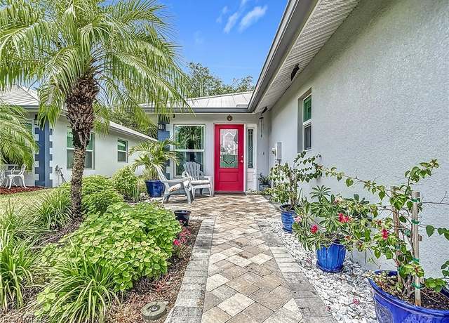 Property at 202 Village Cir #20, Labelle, FL 33935, 2 beds, 2 baths