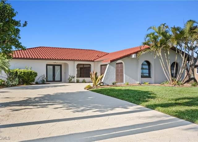 Property at 920 SE 16th Ter, Cape Coral, FL 33990, 3 beds, 2 baths
