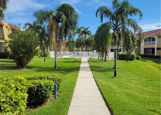 Property at 12471 Mcgregor Blvd #10, Fort Myers, FL 33919, 2 beds, 2 baths