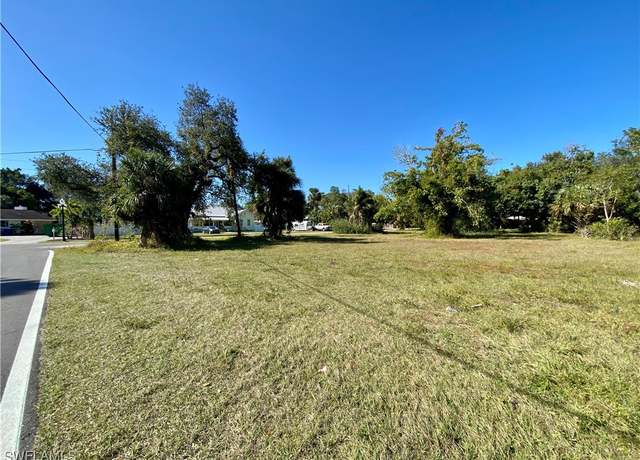 Property at 3203 Edgewood Ave, Fort Myers, FL 33916