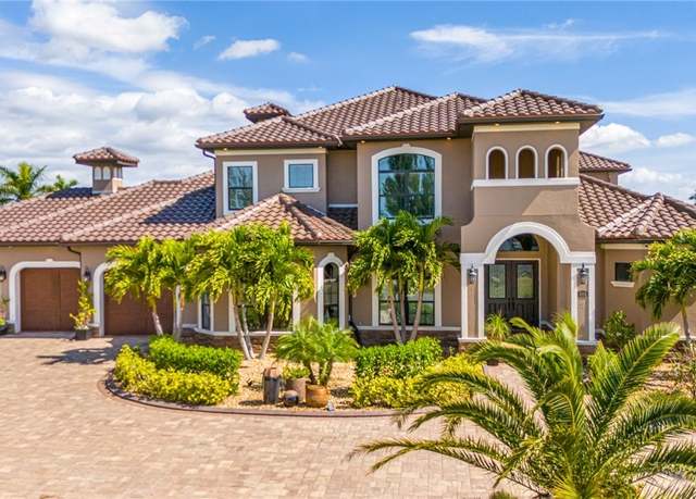 Property at 101 SW 39th Pl, Cape Coral, FL 33991, 5 beds, 4 baths