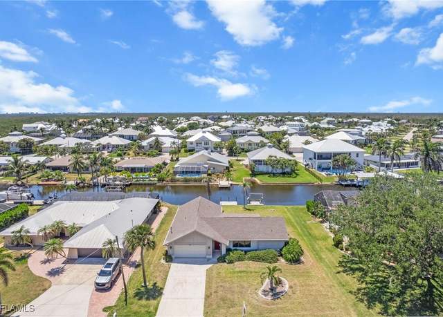 Property at 6181 Plumosa Ave, Fort Myers, FL 33908, 3 beds, 2 baths