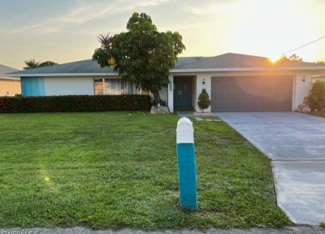 Property at 4337 S Bay Cir, North Fort Myers, FL 33903, 3 beds, 2.5 baths