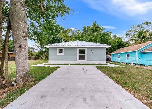 Property at 674 Pine St, Fort Myers, FL 33916, 4 beds, 4 baths