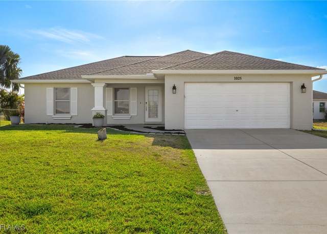 Property at 1025 NE 4th Ave, Cape Coral, FL 33909, 3 beds, 2 baths