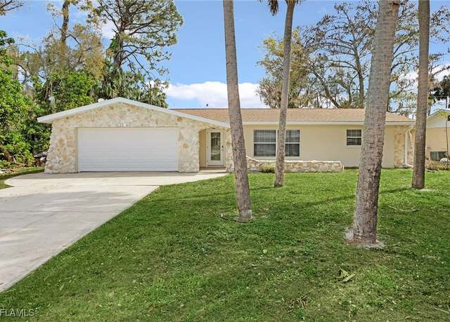 Property at 2326 Davis Blvd, Fort Myers, FL 33905, 3 beds, 2 baths