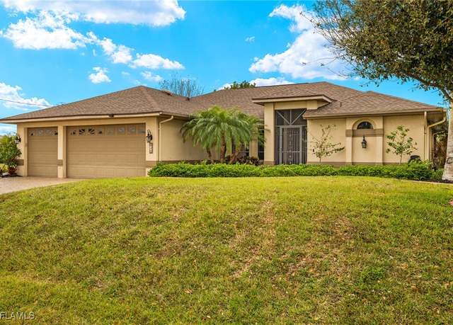 Property at 920 SW 4th Pl, Cape Coral, FL 33991, 3 beds, 2.5 baths
