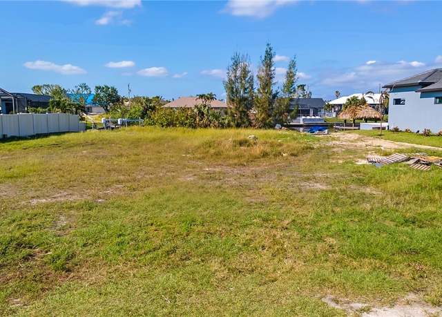 Property at 3914 SW 25th Pl, Cape Coral, FL 33914
