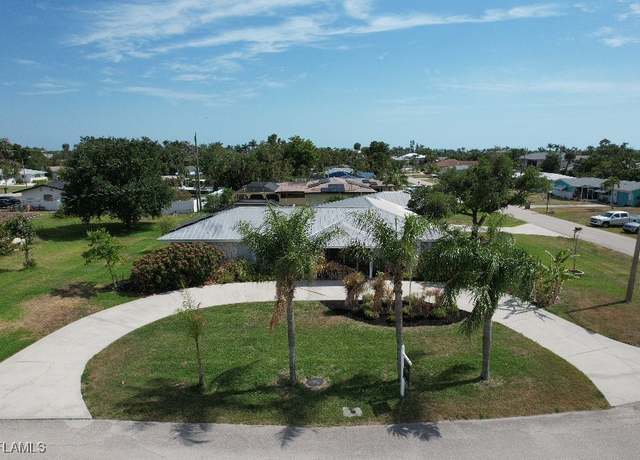 Property at 5205 York Ct, Cape Coral, FL 33904, 4 beds, 3 baths
