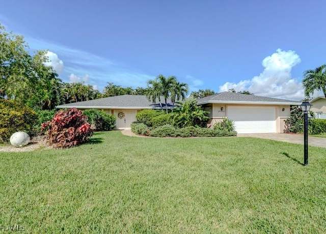 Property at 15054 Bonaire Cir, Fort Myers, FL 33908, 3 beds, 2 baths