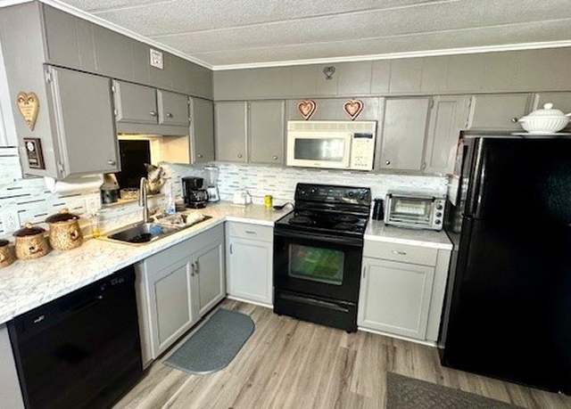 Property at 14596 Paul Revere Loop, North Fort Myers, FL 33917, 2 beds, 2 baths