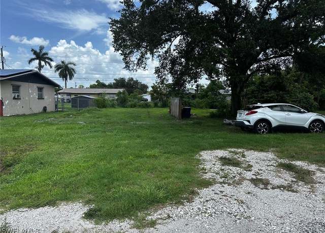 Property at 293 Byron Ave, North Fort Myers, FL 33917