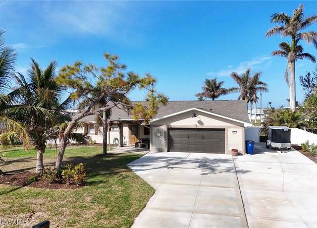 Property at 2471 Sanibel Blvd, Saint James City, FL 33956, 5 beds, 3 baths