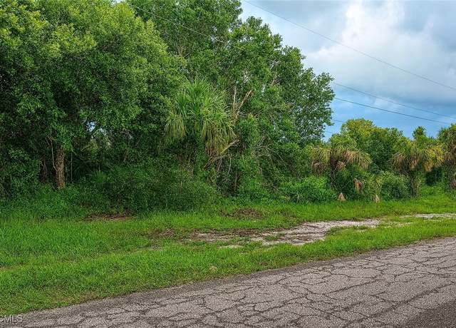 Property at 613 Grant Blvd, Lehigh Acres, FL 33974