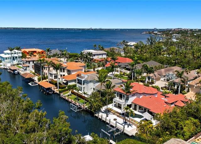 Property at 15460 Catalpa Cove Ln, Fort Myers, FL 33908, 5 beds, 4.5 baths
