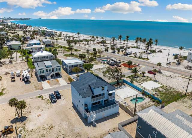 Property at 121 Hibiscus Dr, Fort Myers Beach, FL 33931, 6 beds, 5.5 baths