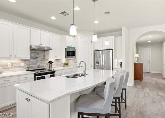 Property at 11811 Darcy Pl, Fort Myers, FL 33913, 3 beds, 2 baths