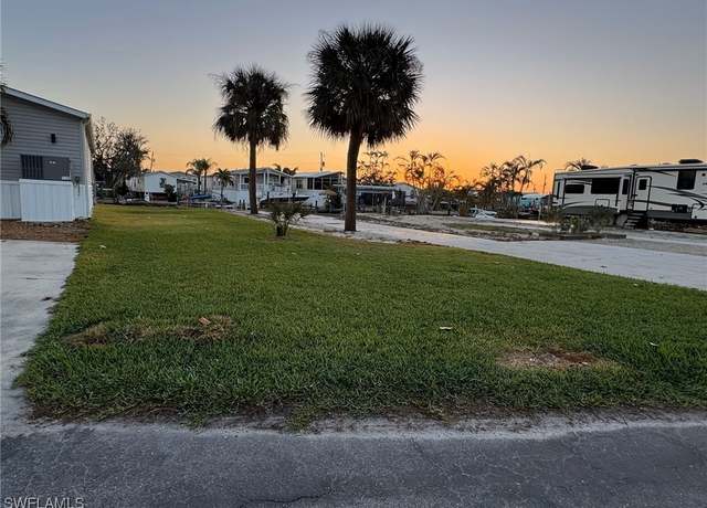 Property at 32 Nancy Ln, Fort Myers Beach, FL 33931