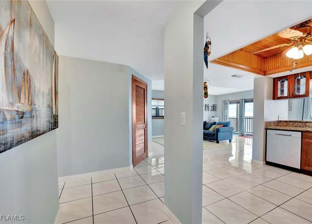 Property at 1901 Clifford St #1001, Fort Myers, FL 33901, 2 beds, 2 baths