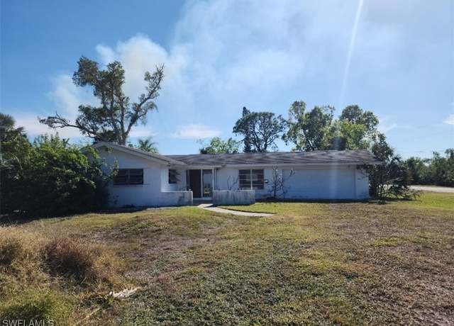 Property at 6477 Park Rd, Fort Myers, FL 33908, 2 beds, 2.5 baths