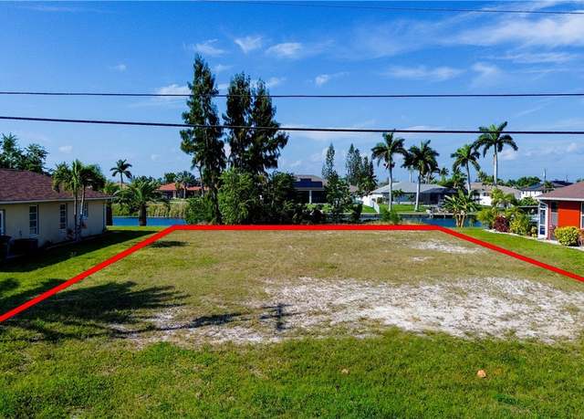 Property at 217 SE 21st St, Cape Coral, FL 33990