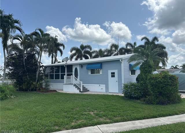 Property at 3027 Crystal Lake Dr, Naples, FL 34120, 2 beds, 1.5 baths