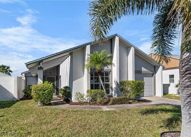 Property at 9761 Maplecrest Cir, Lehigh Acres, FL 33936, 3 beds, 2 baths