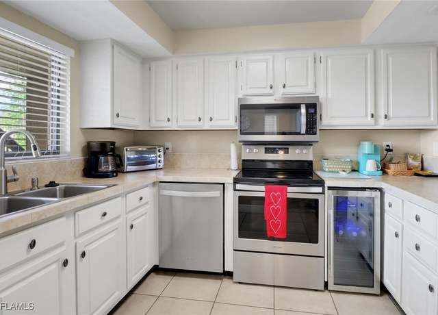 Property at 4240 Steamboat Bnd #302, Fort Myers, FL 33919, 1 bed, 1 bath