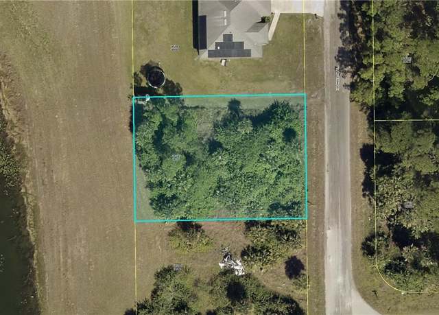Property at 850 Haskell St E, Lehigh Acres, FL 33974