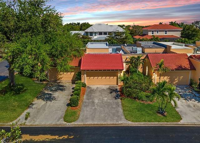 Property at 1437 Larkspur Dr, Fort Myers, FL 33901, 2 beds, 2 baths