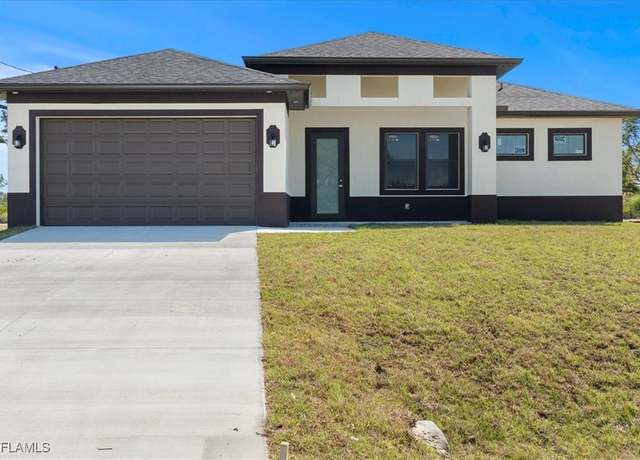 Property at 9020 S Casa Ct, Labelle, FL 33935, 3 beds, 2 baths