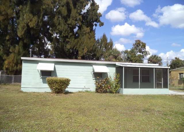 Property at 981 Lakeview Dr, North Fort Myers, FL 33903, 3 beds, 1 bath