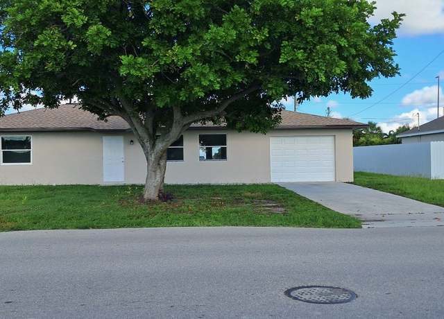 Property at 1024 NE 16th Pl, Cape Coral, FL 33909, 2 beds, 2 baths