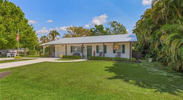 Photo of 2138 W Tobago Cir, Fort Myers, FL 33905