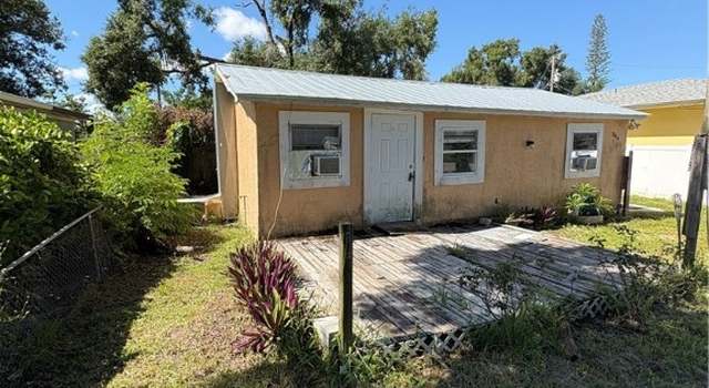 Photo of 349 San Diego St, North Fort Myers, FL 33903