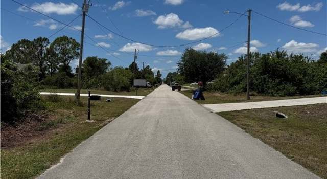 Photo of 870 Chantilly St E, Lehigh Acres, FL 33974