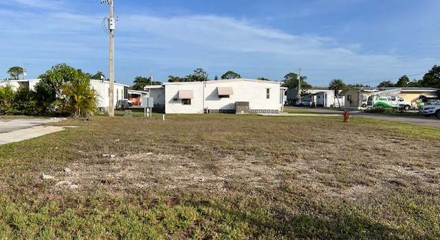 Photo of 5529 Miles Standish Ln, North Fort Myers, FL 33917