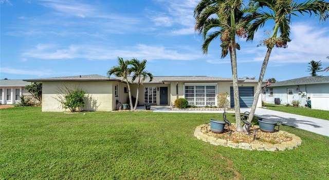 Photo of 12 Golfview Rd, Rotonda West, FL 33947