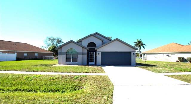 Photo of 4527 Varsity Cir, Lehigh Acres, FL 33971