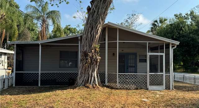 Photo of 404 Santa Barbara St, North Fort Myers, FL 33903