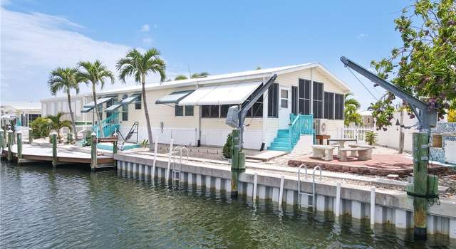 Photo of 3122 Binnacle Ln, St James City, FL 33956