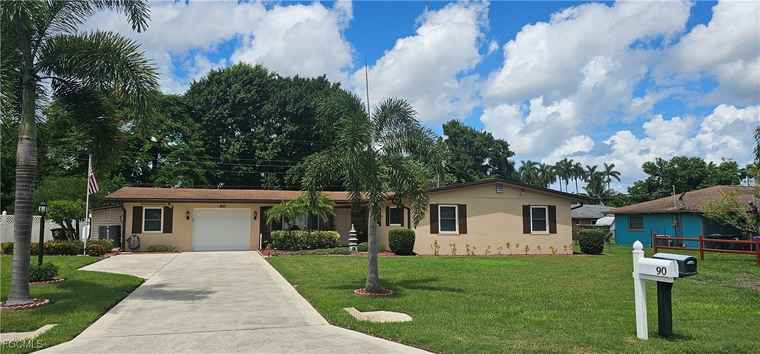 Photo of 90 Palm Tree Ter Fort Myers, FL 33905
