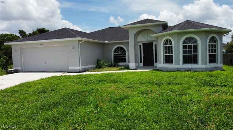 Photo of 1509 NE 17th Ave Cape Coral, FL 33909