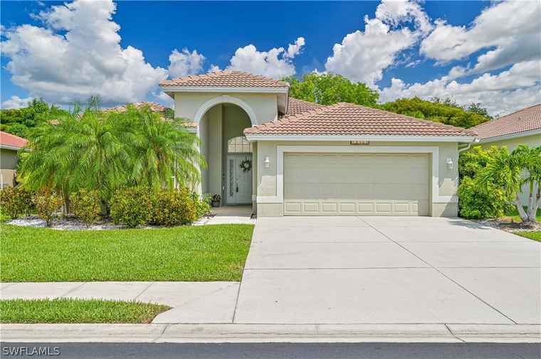Photo of 12459 Crooked Creek Ln FORT MYERS, FL 33913