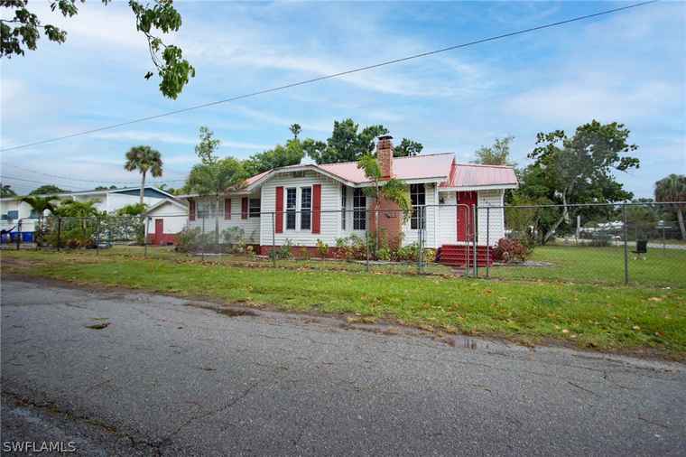 Photo of 1147 Rose Ave FORT MYERS, FL 33916