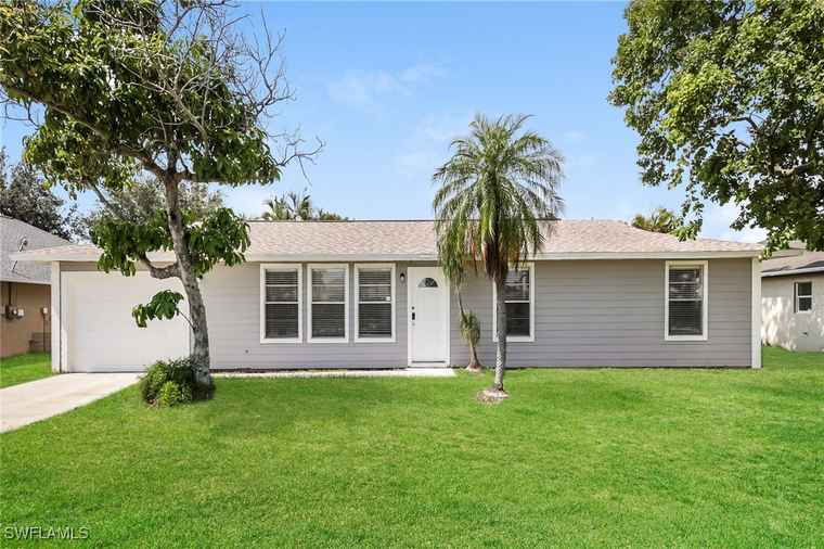 Photo of 143 SE 30th Ter Cape Coral, FL 33904