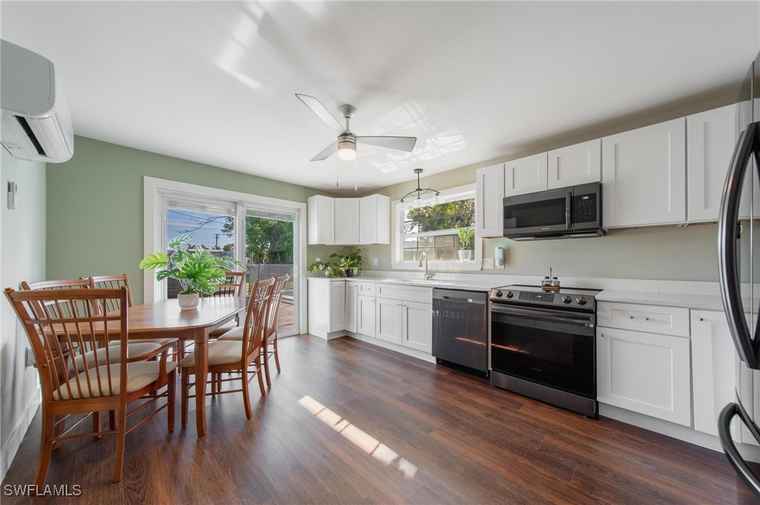 Photo of 3574 Seminole Ave Fort Myers, FL 33916