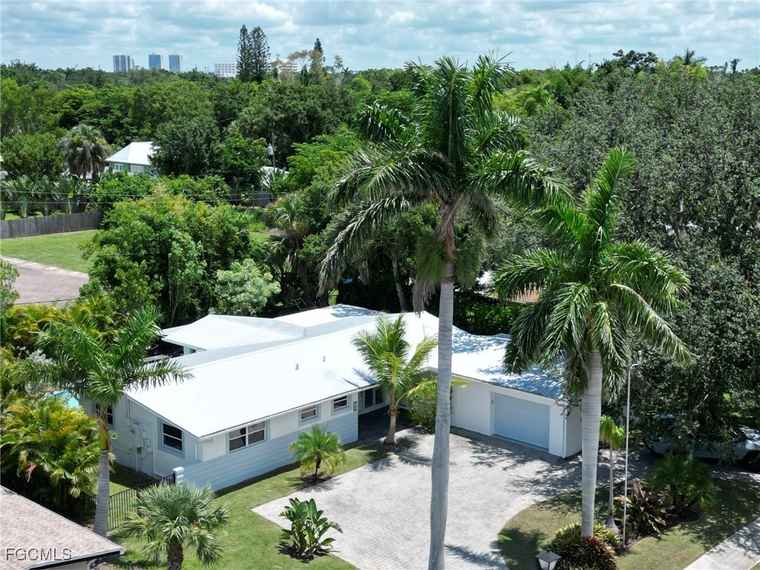 Photo of 1457 Moreno Ave Fort Myers, FL 33901